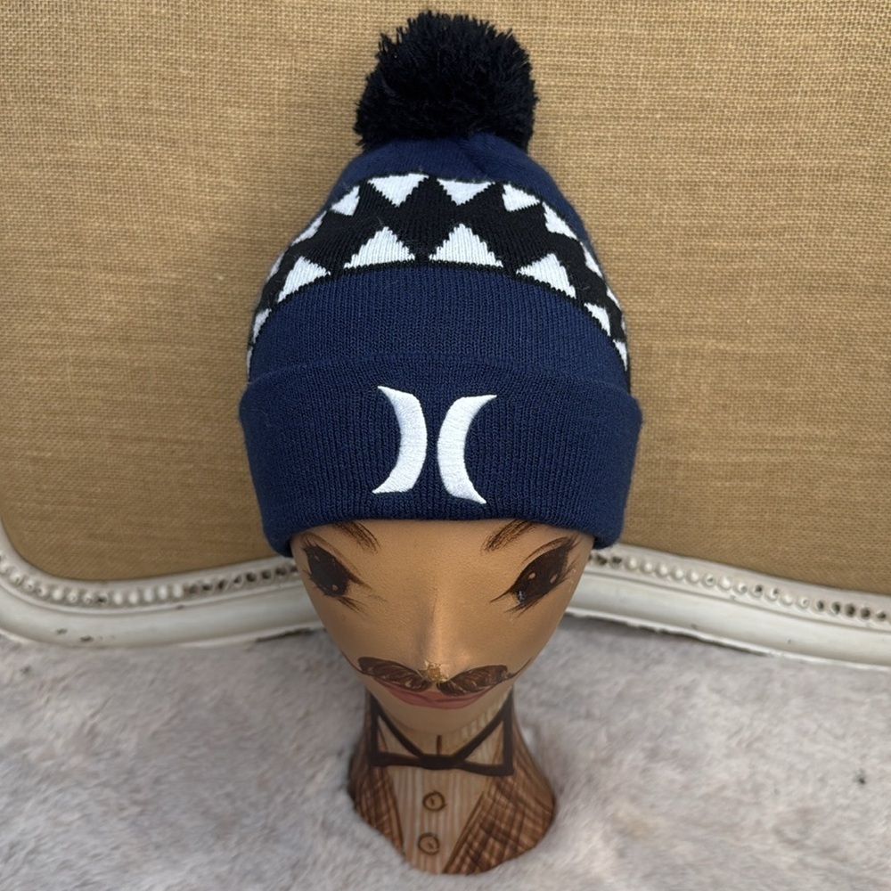 Hurley | Boys Youth Shark Teeth Mouth Knitted Black &  White Logo Beanie NWOT